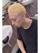 ケーエムシーセントラルルーツ(KMC Central Roots)&nbsp;カット+スキンフェード+全頭ブリーチ2回+（眉毛カット＆眉毛剃り
