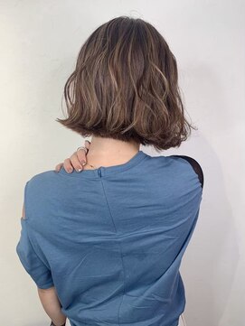 アンダーバーホワイト 静岡店(_WHITE) ゆるふわミディアム