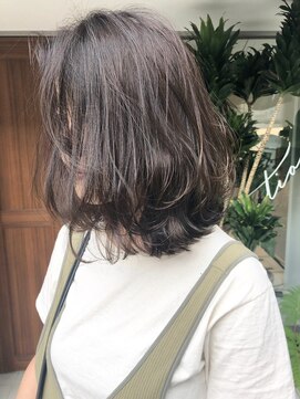 インビテーション(invitation) 【invitation】ゆるふわレイヤースタイルラベンダーアッシュ