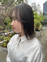 ローネス(LONESS)&nbsp;透明感の増すオリーブグレージュ◎【表参道/青山】