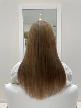 リアンジェ. 祖師谷大蔵店(Liange.) 透明感たっぷりフォギーベージュ/センター分けボブ