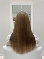 リアンジェ. 祖師谷大蔵店(Liange.) 透明感たっぷりフォギーベージュ/センター分けボブ