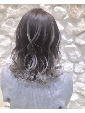 モアナバイヘッドライト 浦添店(Moana by HEADLIGHT) Moana【浦添】バレイヤージュ#ハイライト#グレーアッシュ