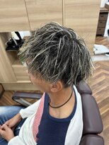 ヒカリ バイ イサミ 西川口(Hikari by ISAMI)&nbsp;韓国マッシュスペインカールスパイキーショート〈理容室〉西川口