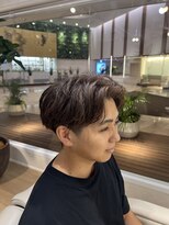 ウノプリールヴァモス(unopulir Vamos)&nbsp;大人メンズセンターパートニュアンスパーマ