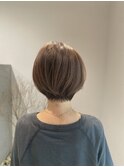 大人ショートボブ/透明感アッシュベージュカラー