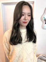 ユニバイリサ 天神大名店(uni by risa) オリーブベージュ 艶髪 センターパート 顔周りカット 透明感