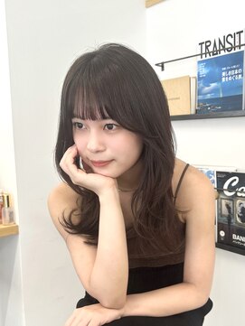 トエン(toen) くびれミディアムヘア