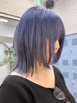 サンク 原宿 表参道(cinq) ハイトーンカラーミディアムレイヤーカットネイビーブルーカラー