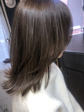 tuuli ◇ミディアム　20代30代40代髪質改善カラー　 レイヤー 