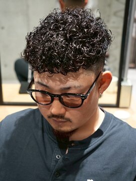 メッツ 原宿(METS) MEN'S/スペインカール×スキンフェード/短髪
