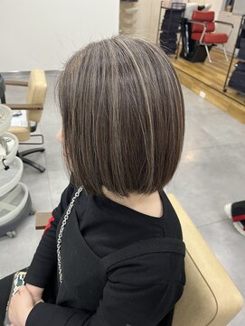 エンリア(ENlier) 白髪ボカシ　脱白髪　ボブ