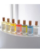 モデル、タレント御用達 track オーガニック100%のヘアケアプロダクトを取り扱っています。