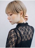 レイヤーカットショートボブ白髪ぼかしハイライト顔周り