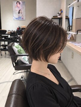 ヘアーサロン ビーネ(Hair salon Bi-ne) 明るく楽しむ大人の白髪ぼかしボブ☆