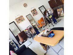 HAIR　MAKE　SALON　ｇｌｉｔｔｅｒ　【ヘア　メイク　サロン　グリッター】