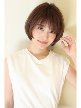 レウナ 外苑前(Reuna) 30代40代に人気シルエットが綺麗に見えるショートボブ