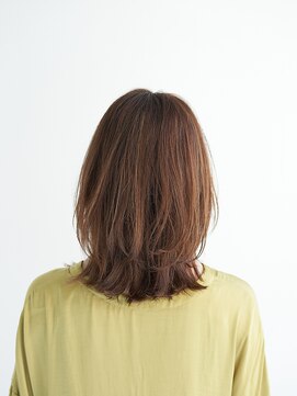 ジュール 新宿三丁目(Joule) くびれのある小顔ミディアムレイヤー［新宿三丁目］