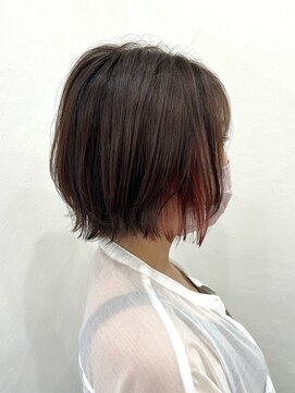 ラニ(RANI) 外ハネショートボブ×イヤリングカラー
