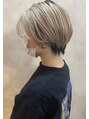 オーストヘアーリズ(Aust hair Liz) ハイトーンのショートスタイルです♪
