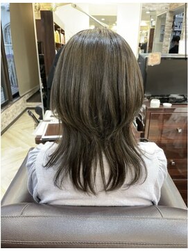 キャラ 池袋本店(CHARA) ミディアムウルフカットとダークアッシュカラー【池袋/大村】