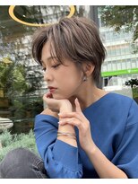 イヴォークトーキョーオーサカ(EVOKE TOKYO osaka)&nbsp;透明感カラーハイライト  耳かけショート 小顔 似合わせ