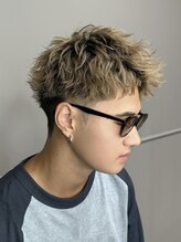 《*アップバング×ツイストスパイラルパーマ*》で大人男性の印象に◎[万代/メンズ/メンズパーマ/眉毛]