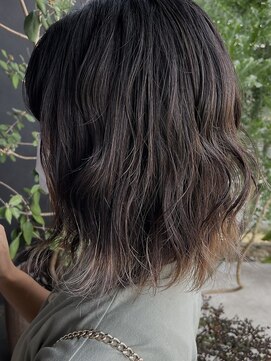 ピケ(pique) ボブ x テールカラー/ふわふわショート/暗髪/20代/30代/40代