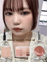 お出かけ前のフルメイク