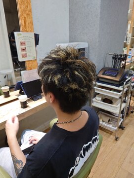 ブロッサム 東中野店 メッシュハイライトスパイラルパーマツイストパーマ