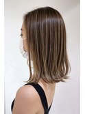 ハイライトヘア メッシュ ロブ ストレートヘア 白髪ぼかし