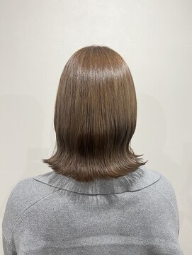 ウィーク 梅田(UiiC) くびれヘアー/ヘーゼルベージュ　uiicumeda  中沢恵理