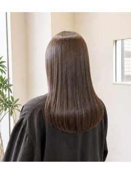 ビーアップヘアー(be:up hair) 縮毛矯正で作る“地毛風”ストレート+レイヤーで垢抜け
