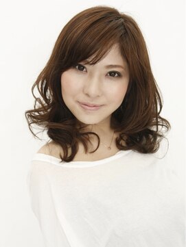 クォーターリゾート(QUARTER RESORT) 毛先パーマ　オフィスヘア　簡単スタイリング　デザインカラー