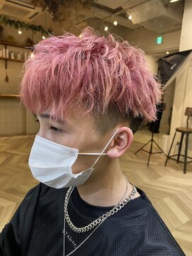 エル(EL by green) 《tomi》刈り上げショート×桜ピンク