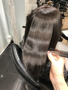 ラブクロムトーキョー オモテサンドウ(LOVECHROME OMOTESANDO) LCプレミアムトリートメント☆大人かわいいツヤメルティカラー