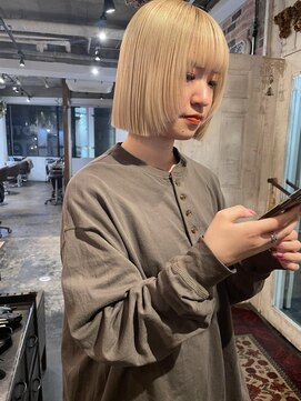 トロニー(TLONY) ブロンドヘア/顔周りレイヤー/ブロンド/抜きっぱなしボブ/渋谷