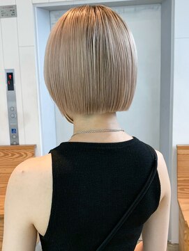 アルバム 銀座(ALBUM GINZA) ホワイトブロンド_グレージュカラーボブウルフ_ba408211