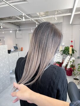 レアル 天王寺 阿倍野(REAL) ホワイト/ピンク/ベージュ/ハイトーン/Wカラー/ケアブリーチ