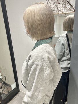 ラミエバイメルト 下北沢(lamie by melt) 村上/ホワイトベージュ切りっぱなしボブ外ハネダブルカラー20代