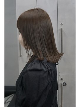 ネイヴィル 銀座(navile) ストレートでも可愛いベージュカラー