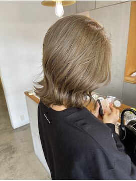 アンボス(Ambos) オリーブベージュ