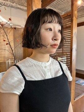 ニーム(nimes) 黒髪ミニボブパーマ