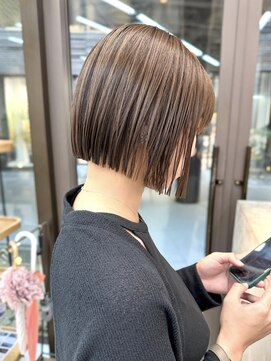 ミィ 表参道(mee.) デザインカラー/レイヤーカット/ウェットヘア/オリーブベージュ