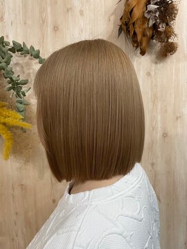 リフラス(Reflus.) ベージュカラー