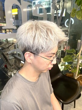 スタッド 松戸(stud. Men‘s) ホワイトシルバースパイキーショート