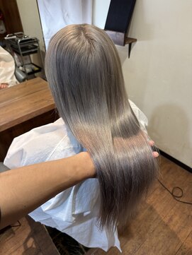 ブランシスヘアー(Bulansis Hair) スモーキーグレーロング