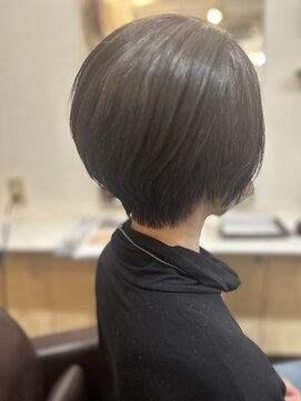 髪師 ケンジロウ(Kenjiro) ふんわりストレートショートヘア