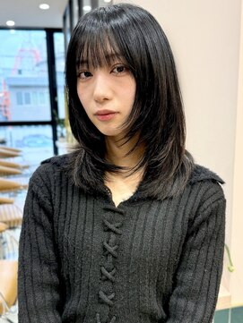 イギー(igggy) ミディアムレイヤー/ハッシュカット