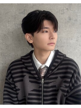 エイル 北堀江(Eir) 韓国カルマスタイル 毛流れ コンマ ダウンパーマ 韓国アイドル風